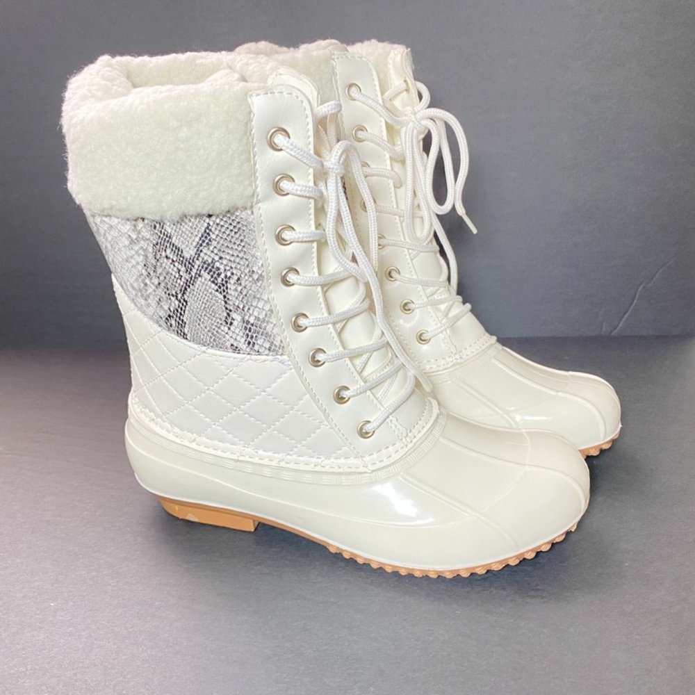 JUST FAB SNAKESKIN DESIGN & CREAM SNOW BOOTS